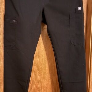 Figs Kade Black Straight Leg Cargo Scrub Pants size XS